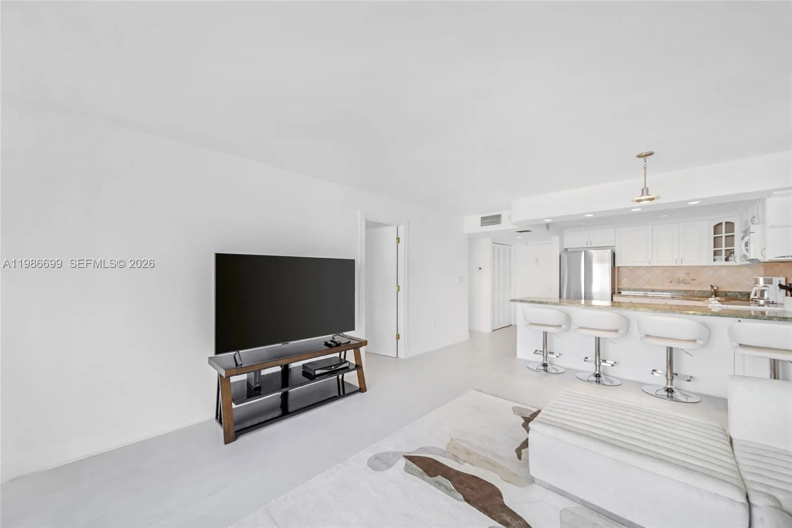 465 Ocean Dr # 1102, Miami Beach, FL 33139 photo 8