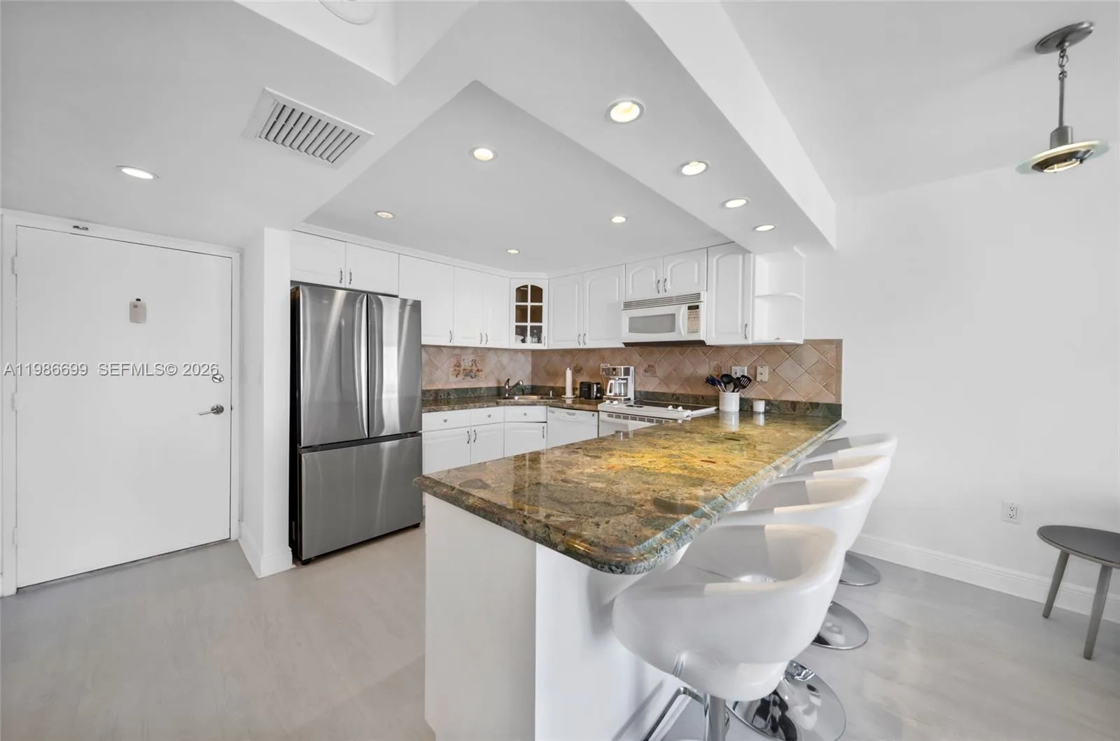465 Ocean Dr # 1102, Miami Beach, FL 33139 photo 9