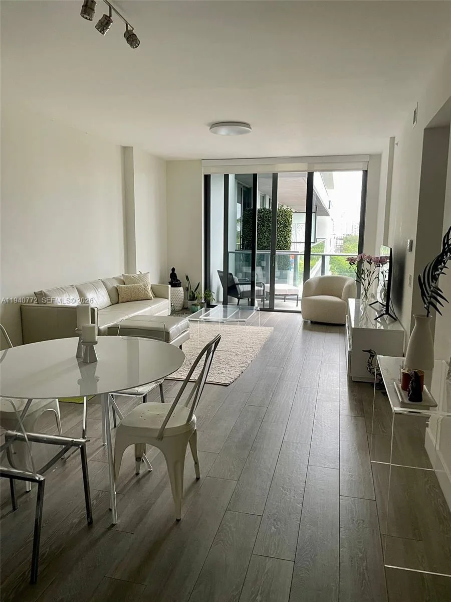 2960 NE 207th St # 714, Aventura, FL 33180 photo 3