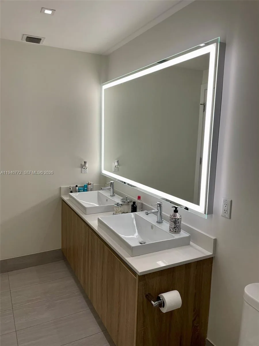 2960 NE 207th St # 714, Aventura, FL 33180 photo 6