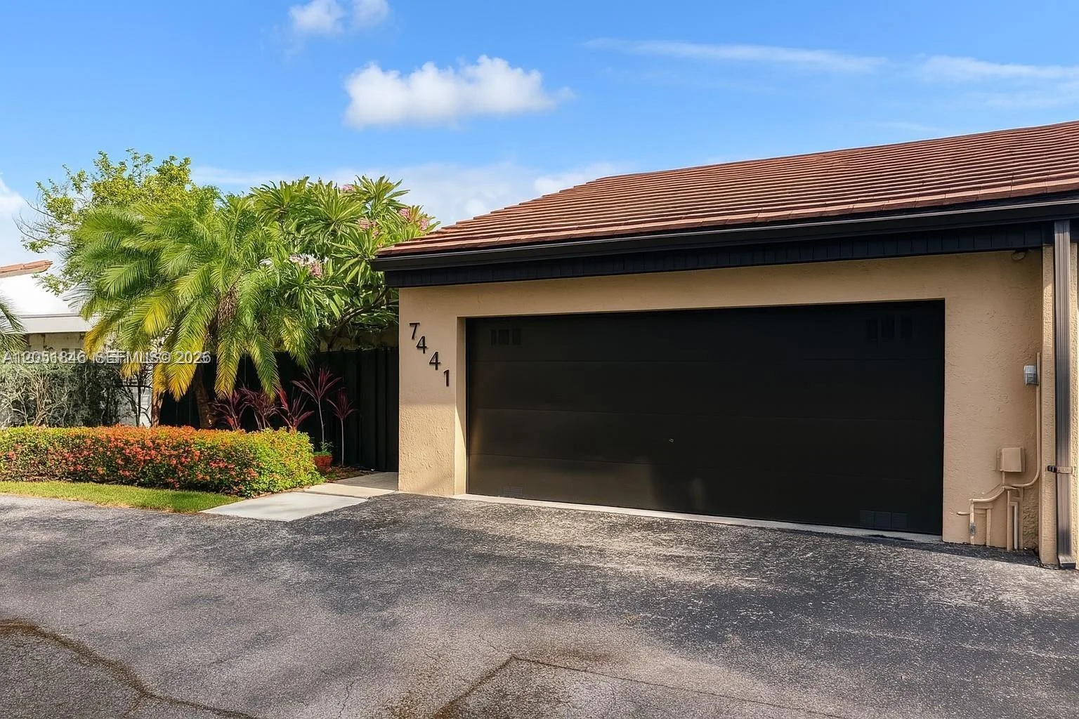7441 Bay Hill Dr, Hialeah, FL 33015 photo 3
