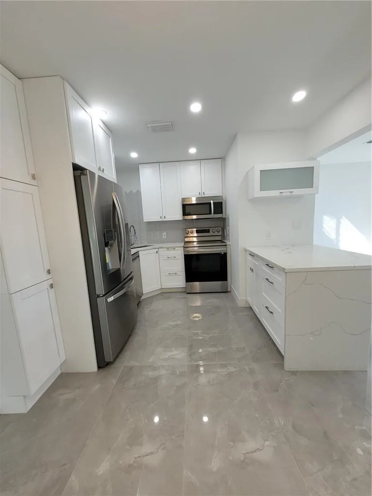 6041 SW 17th Street, Miami, FL 33155 photo 4