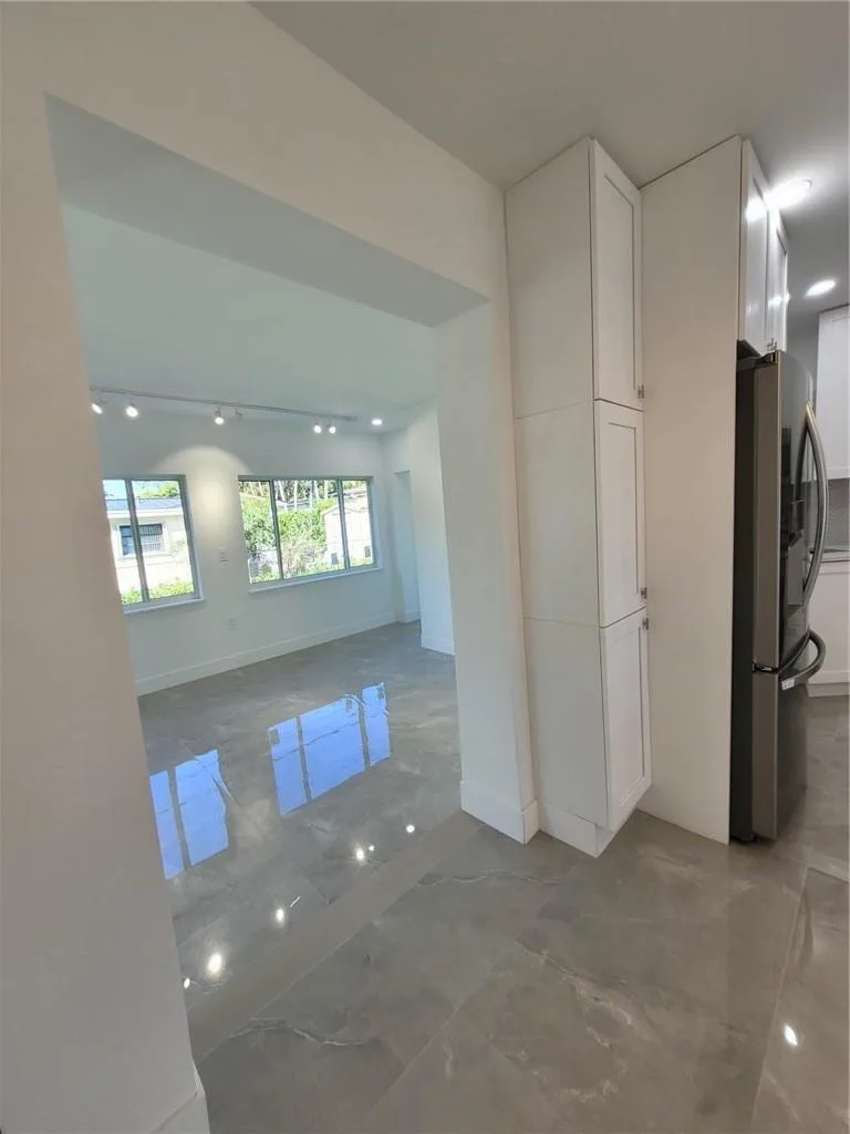 6041 SW 17th Street, Miami, FL 33155 photo 5