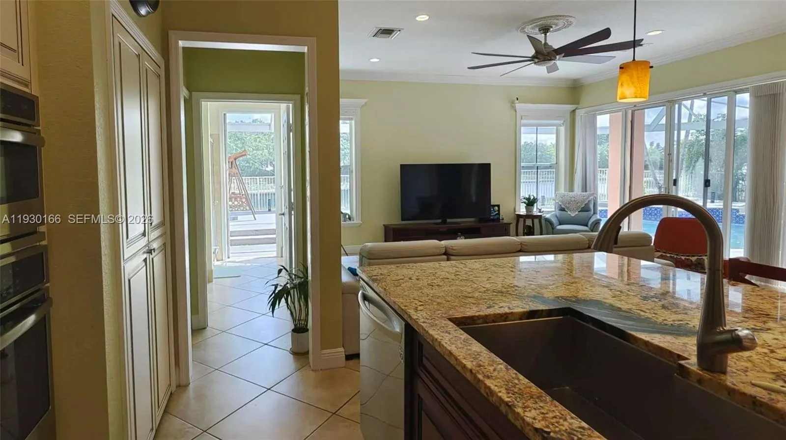 1035 Waterside Cir, Weston, FL 33327 photo 12