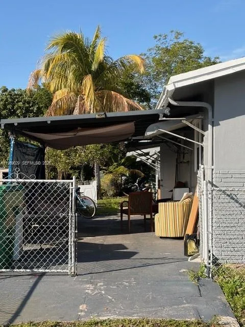 1913 SW Gardenia Rd, Fort Lauderdale, FL 33317 photo 10