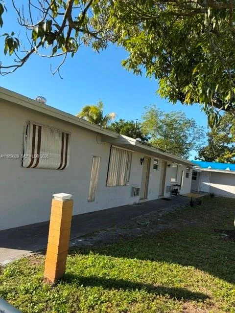 1913 SW Gardenia Rd, Fort Lauderdale, FL 33317 photo 13