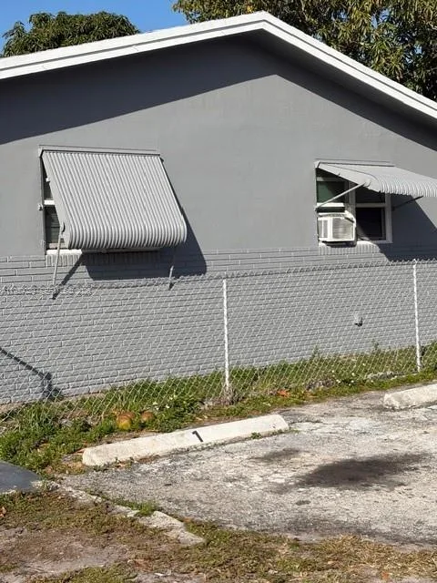 1913 SW Gardenia Rd, Fort Lauderdale, FL 33317 photo 3