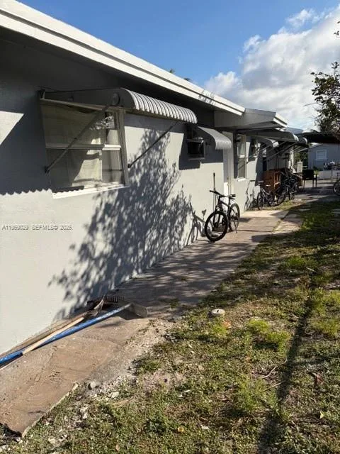 1913 SW Gardenia Rd, Fort Lauderdale, FL 33317 photo 4