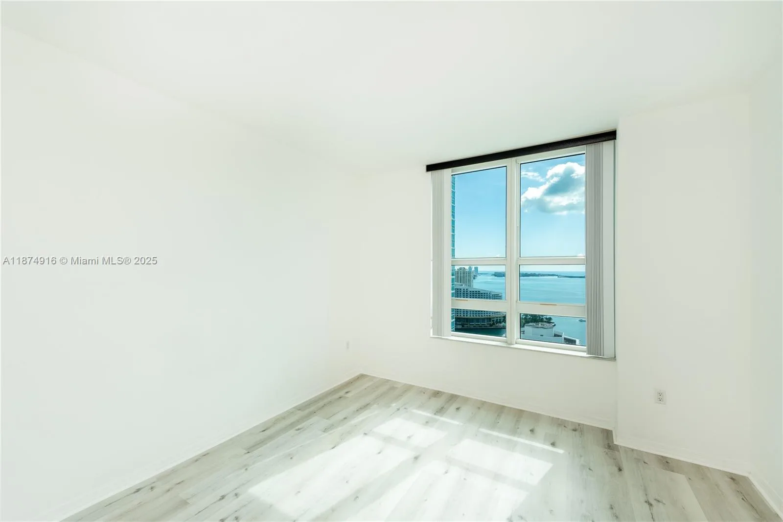 951 Brickell Ave # 3102, Miami, FL 33131 photo 12