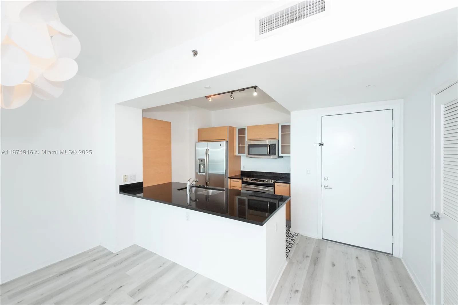 951 Brickell Ave # 3102, Miami, FL 33131 photo 8