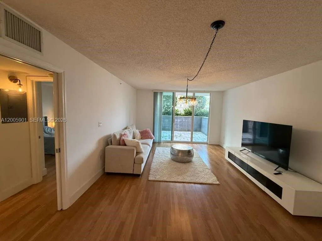 1155 Brickell Bay Dr # 606, Miami, FL 33131