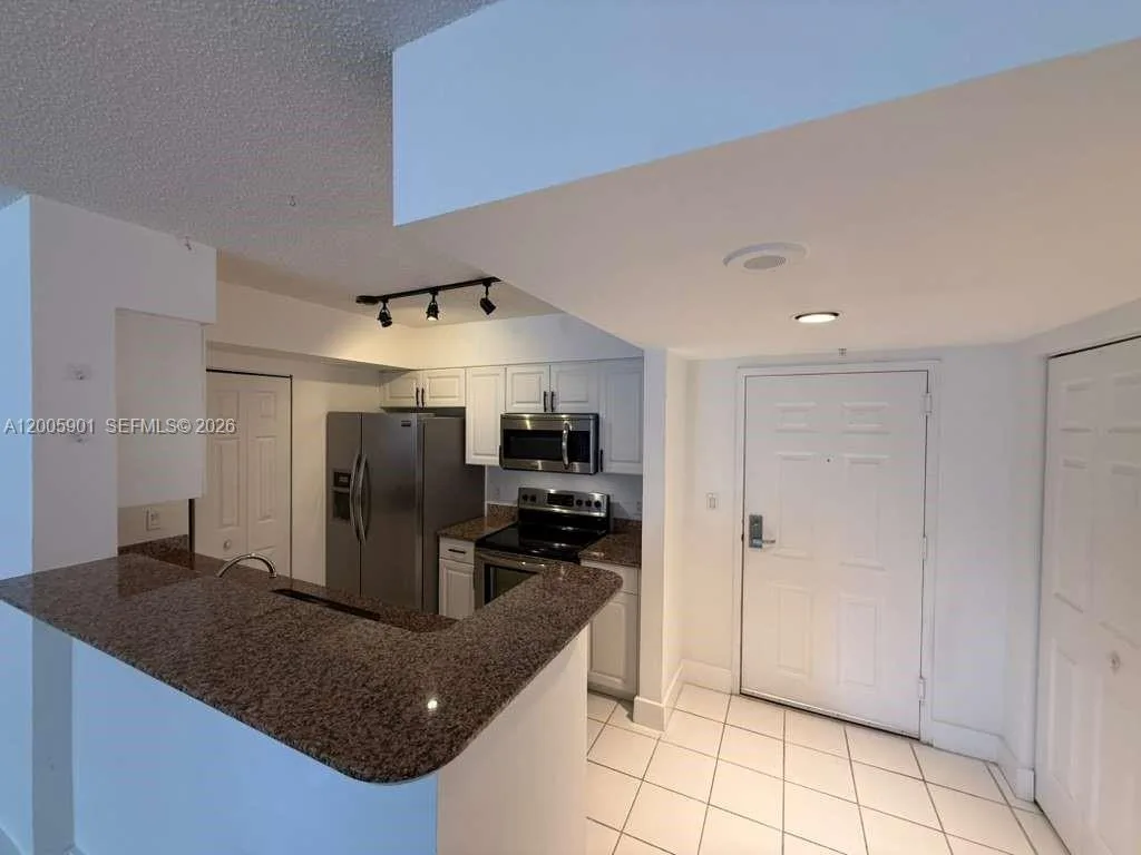 1155 Brickell Bay Dr # 606, Miami, FL 33131 photo 12