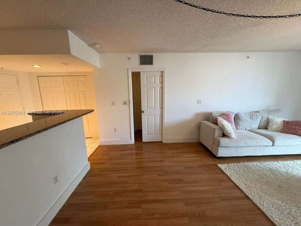1155 Brickell Bay Dr # 606, Miami, FL 33131 photo 4