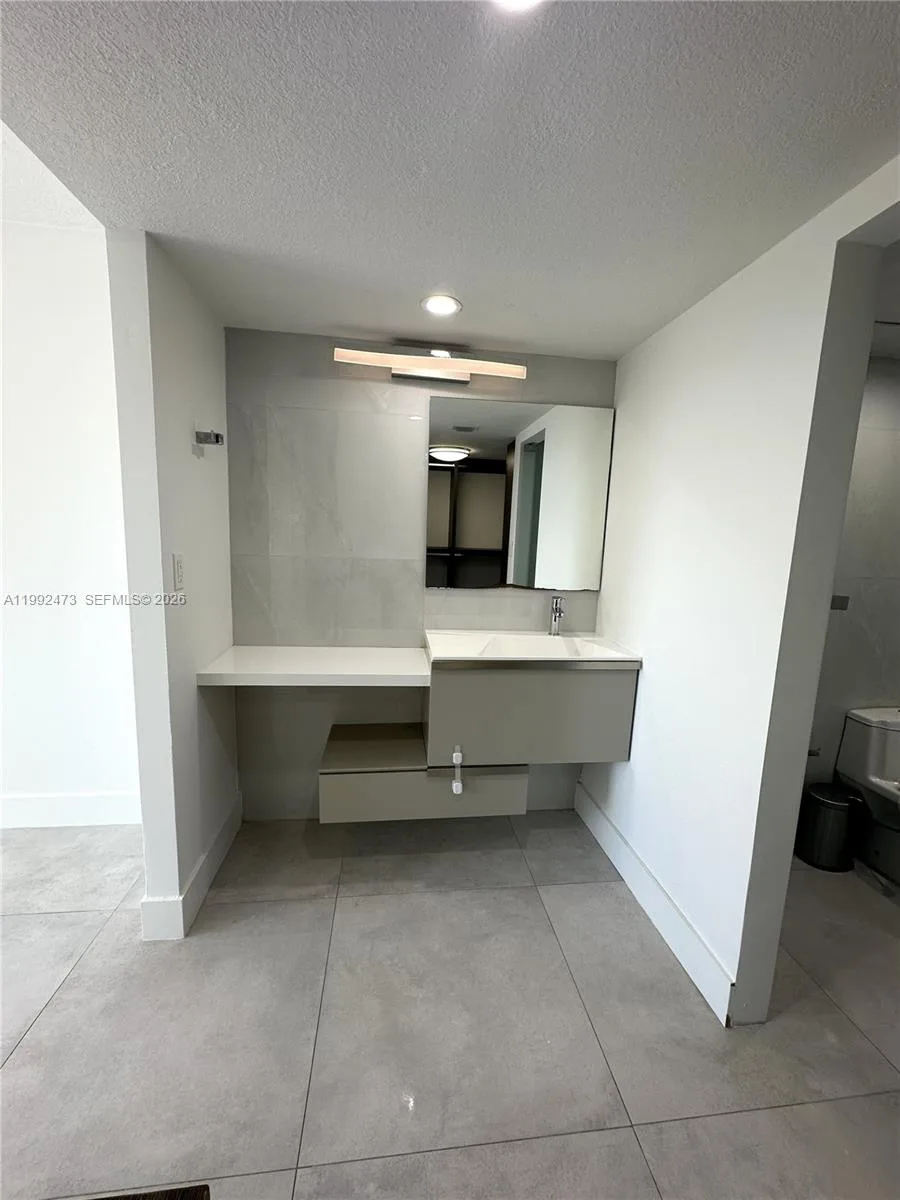 2333 Brickell Ave # 2310, Miami, FL 33129 photo 7