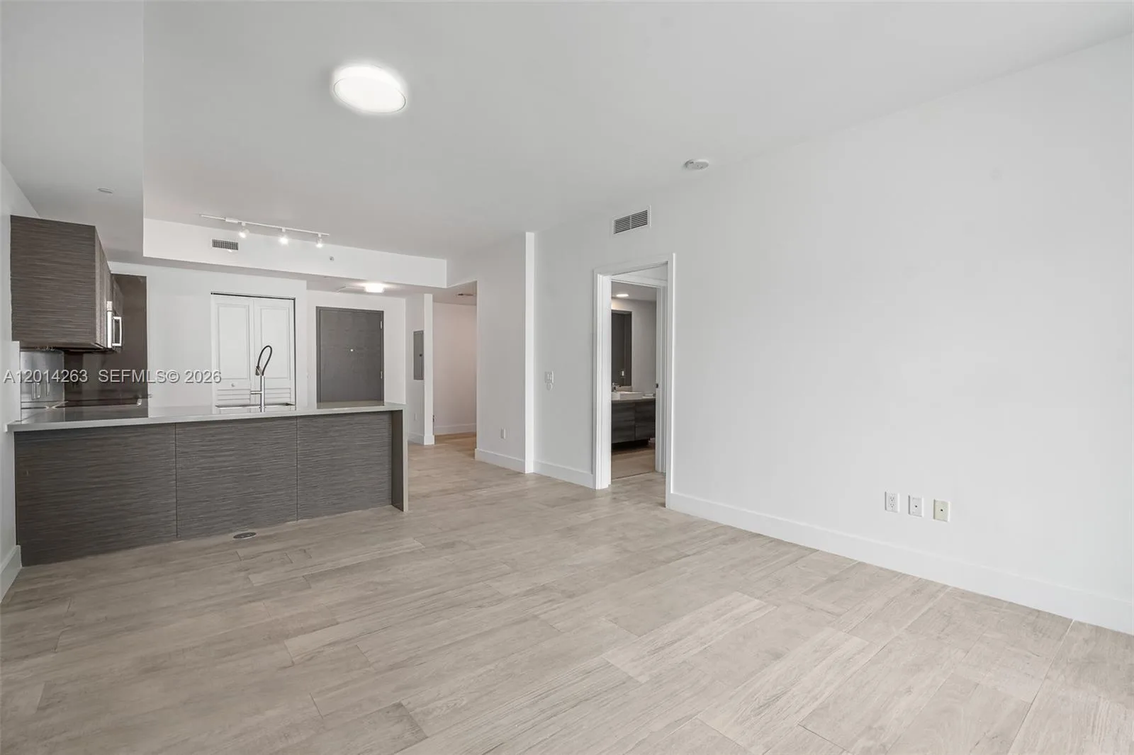 1080 Brickell Ave # 2606, Miami, FL 33131 photo 2