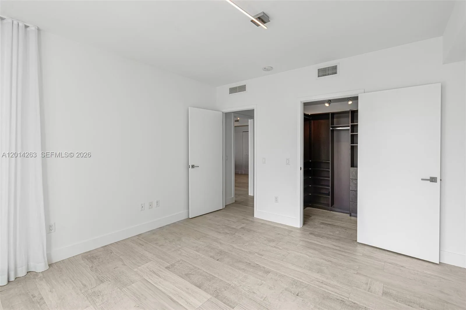 1080 Brickell Ave # 2606, Miami, FL 33131 photo 7