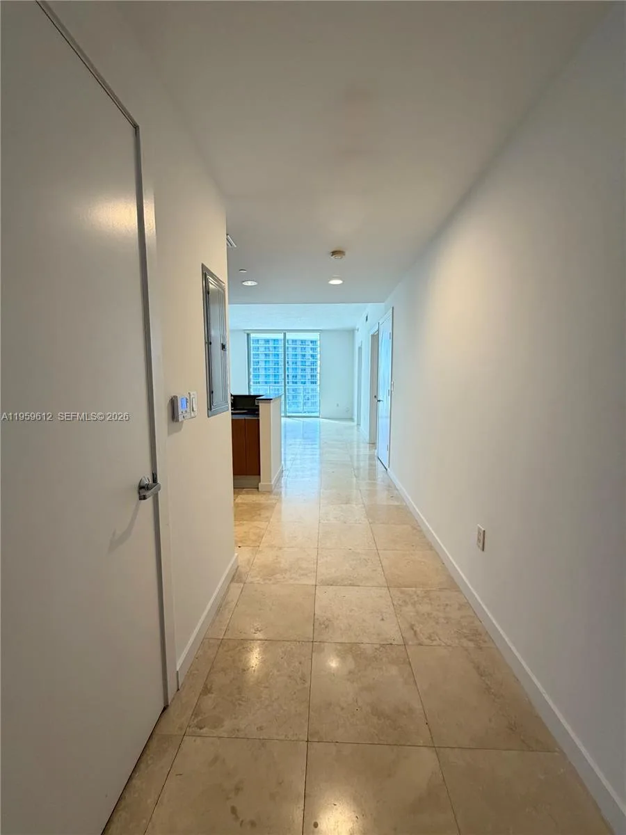 1060 Brickell Ave # 2113, Miami, FL 33131