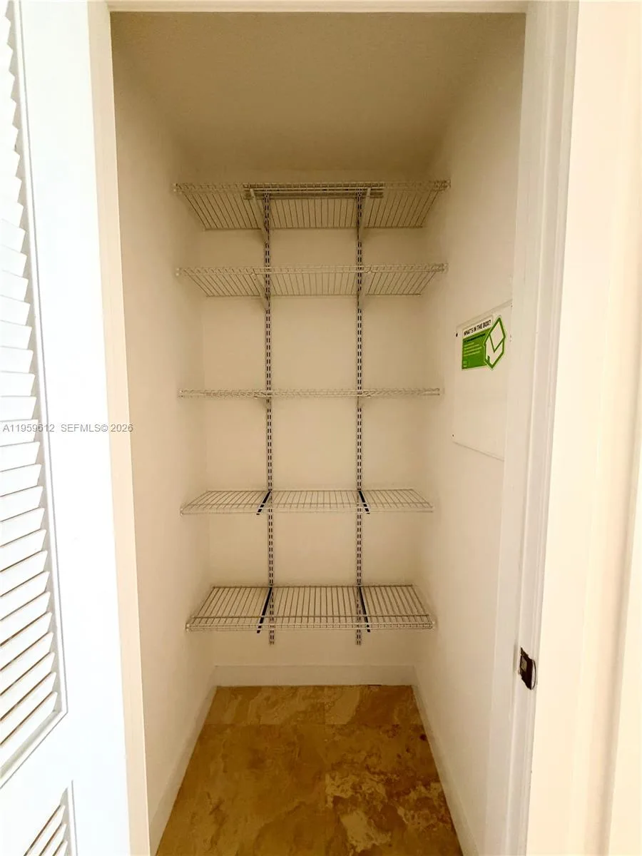 1060 Brickell Ave # 2113, Miami, FL 33131 photo 3