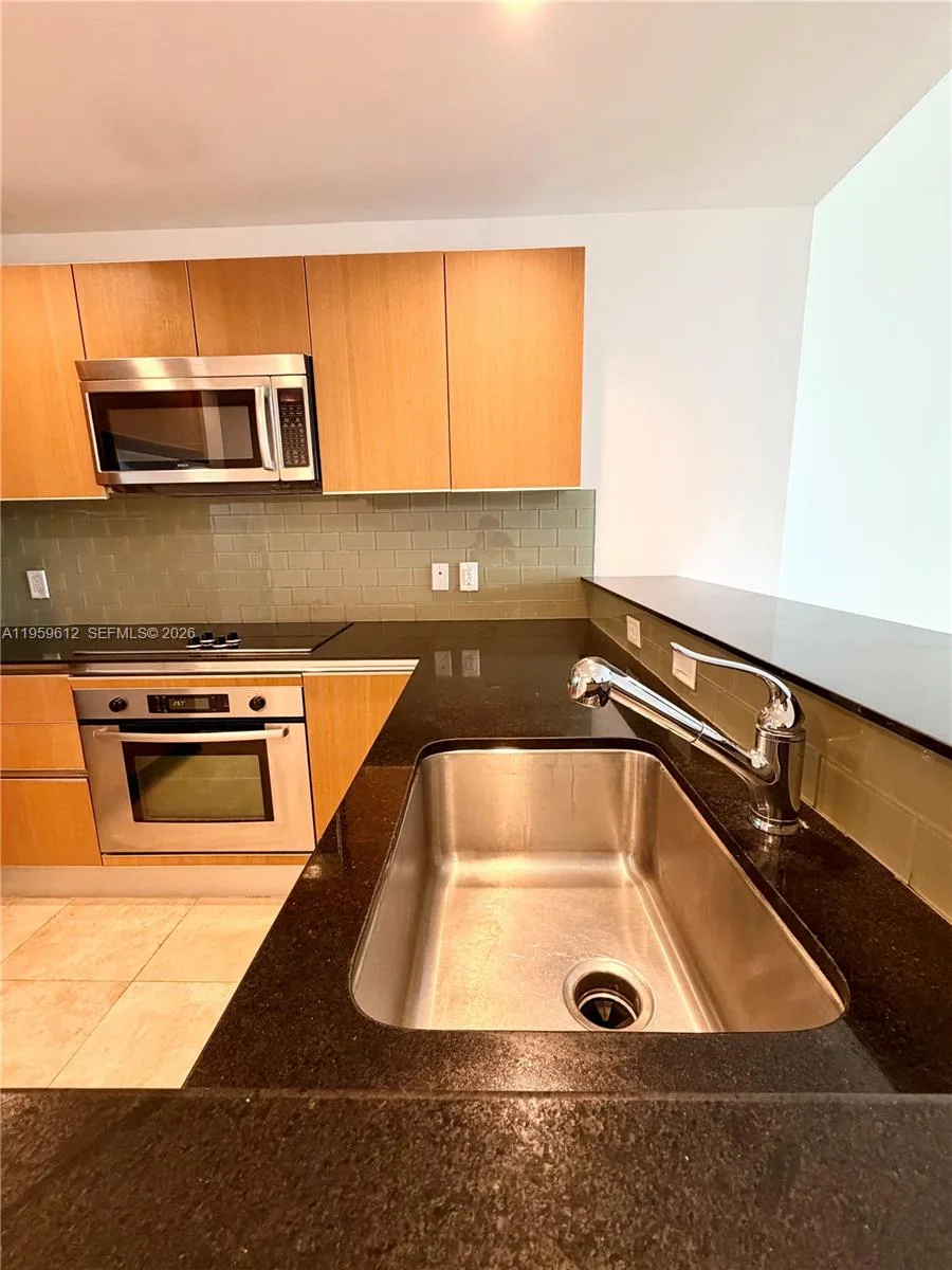 1060 Brickell Ave # 2113, Miami, FL 33131 photo 8