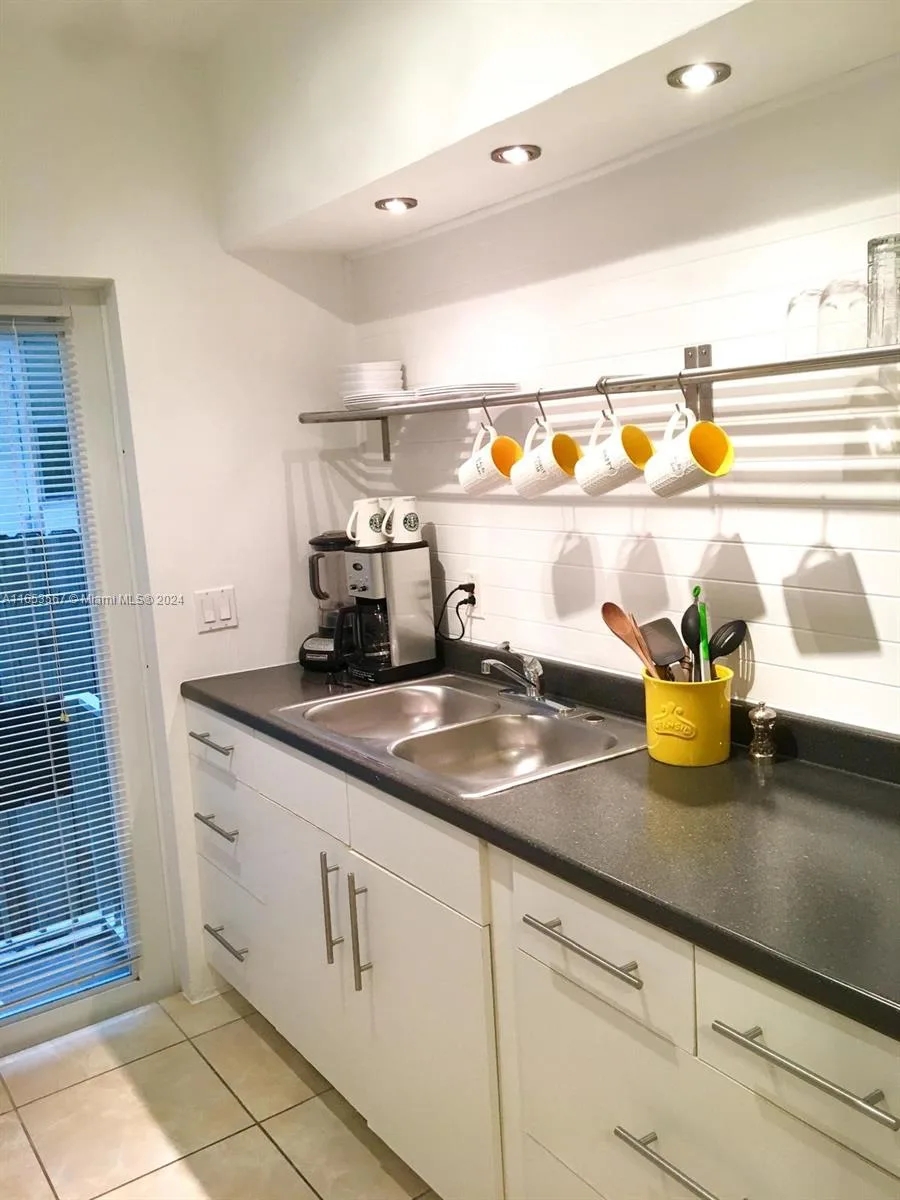 1228 Pennsylvania Ave # 3, Miami Beach, FL 33139 photo 12