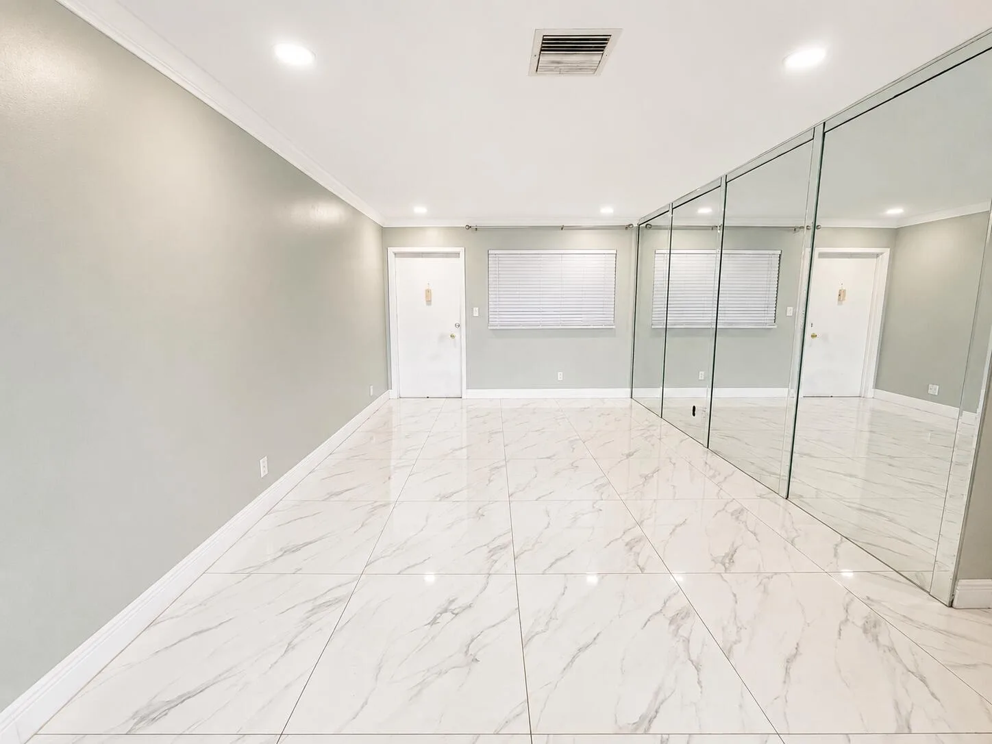 941 CRYSTAL LAKE Drive # 309, Deerfield Beach, FL 33064 photo 3
