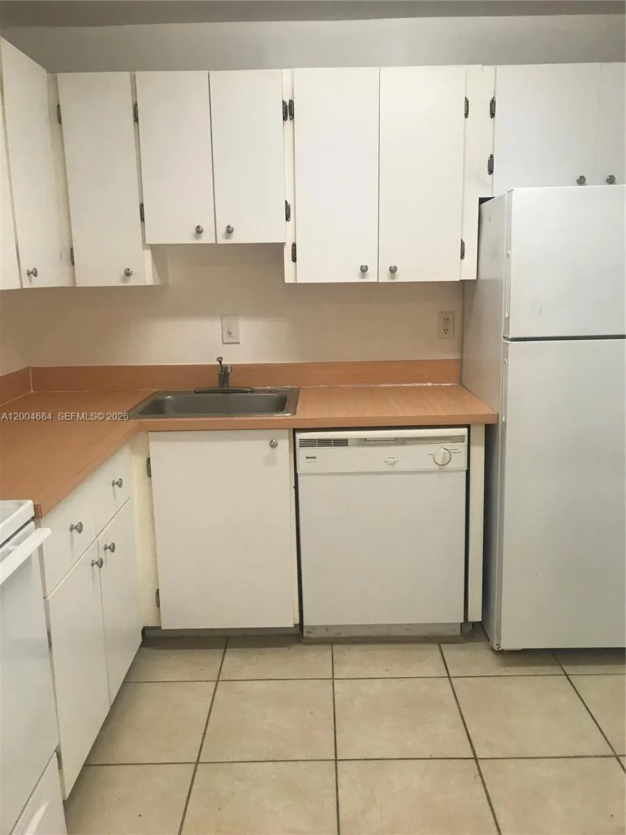 5112 NW 79 AV # 201, Doral, FL 33166 photo 3