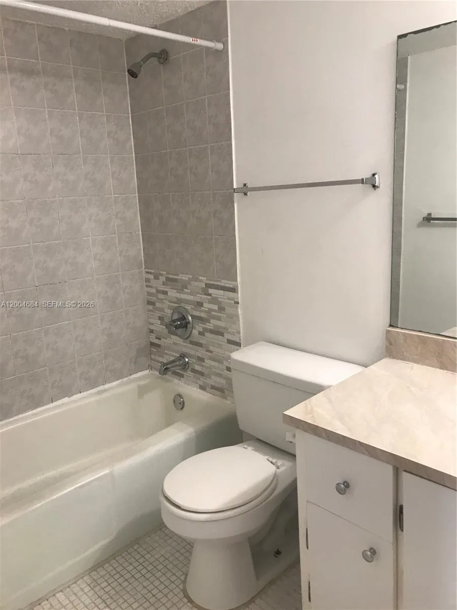 5112 NW 79 AV # 201, Doral, FL 33166 photo 4