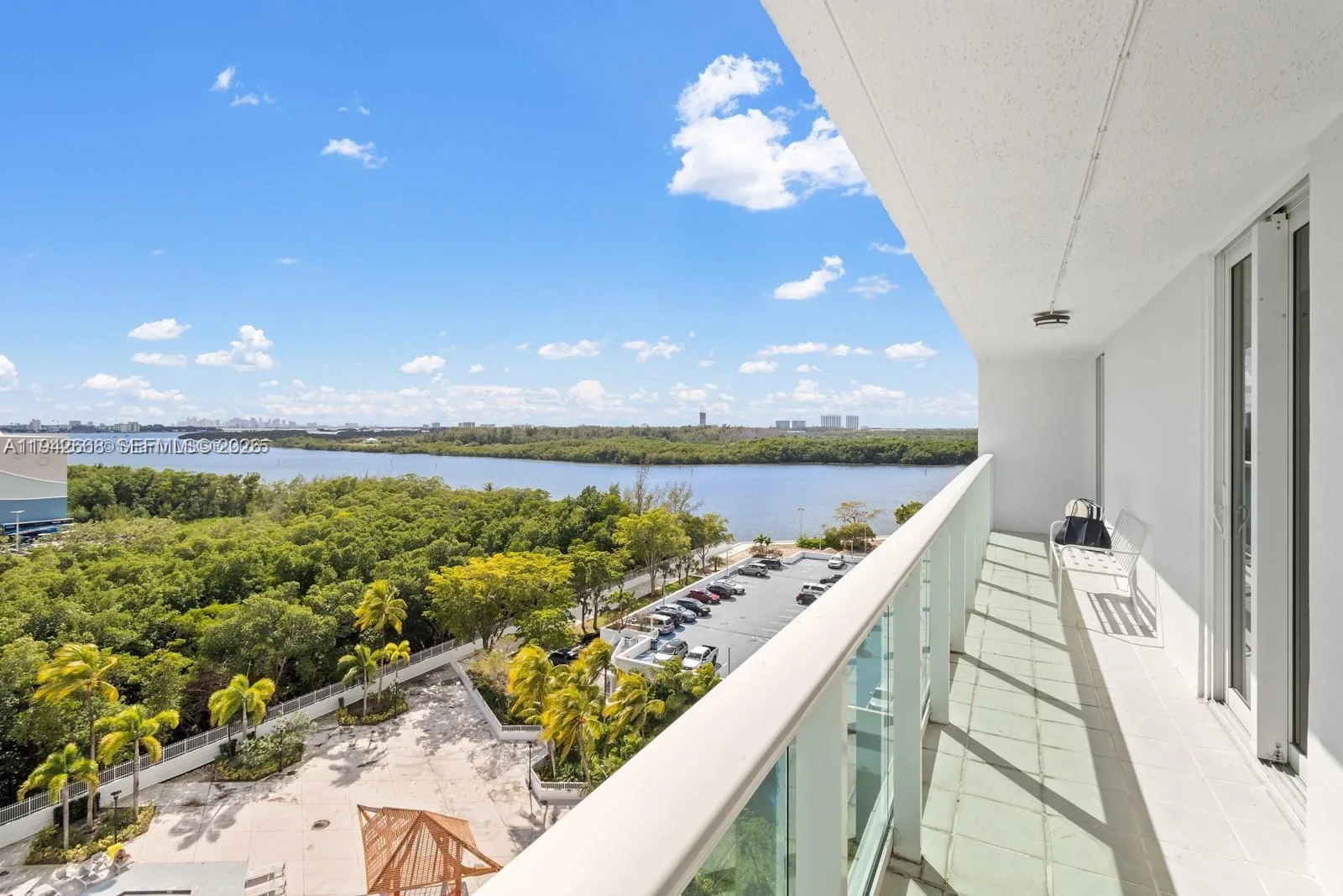 100 Bayview Dr # 1024, Sunny Isles Beach, FL 33160