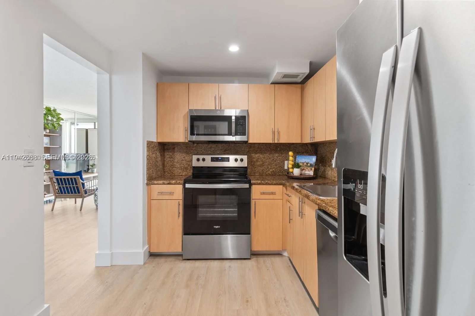 100 Bayview Dr # 1024, Sunny Isles Beach, FL 33160 photo 5