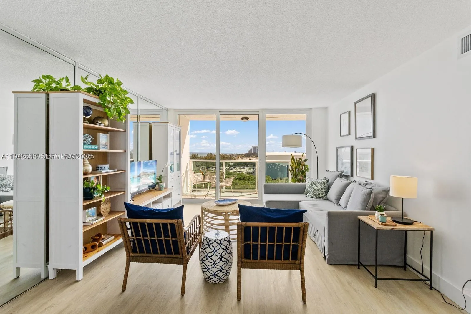 100 Bayview Dr # 1024, Sunny Isles Beach, FL 33160 photo 8