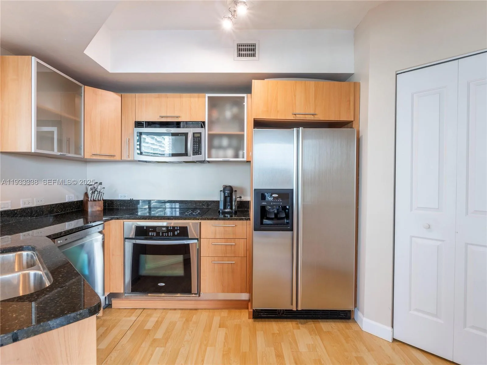 480 NE 30th St # 1103, Miami, FL 33137 photo 7