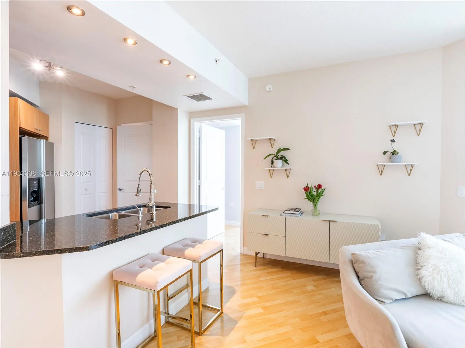 480 NE 30th St # 1103, Miami, FL 33137 photo 8