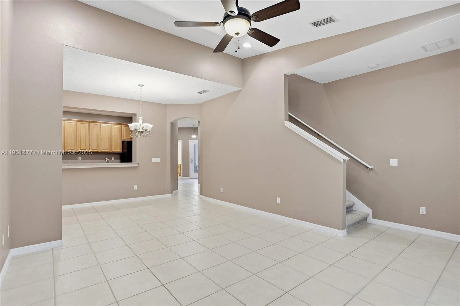 935 Davenwood Ct, Orlando, FL 34761 photo 2