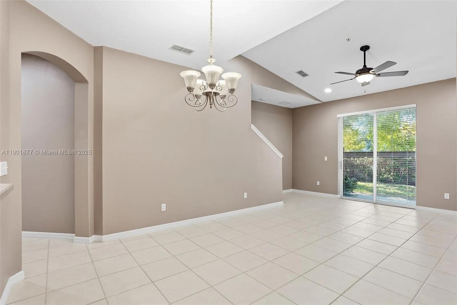 935 Davenwood Ct, Orlando, FL 34761 photo 3