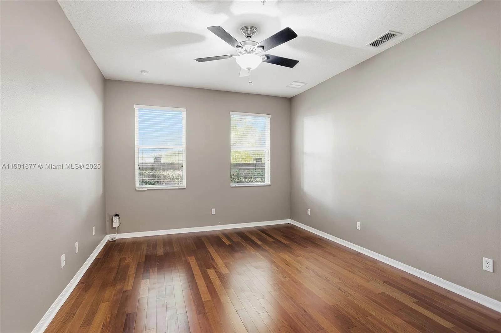 935 Davenwood Ct, Orlando, FL 34761 photo 5
