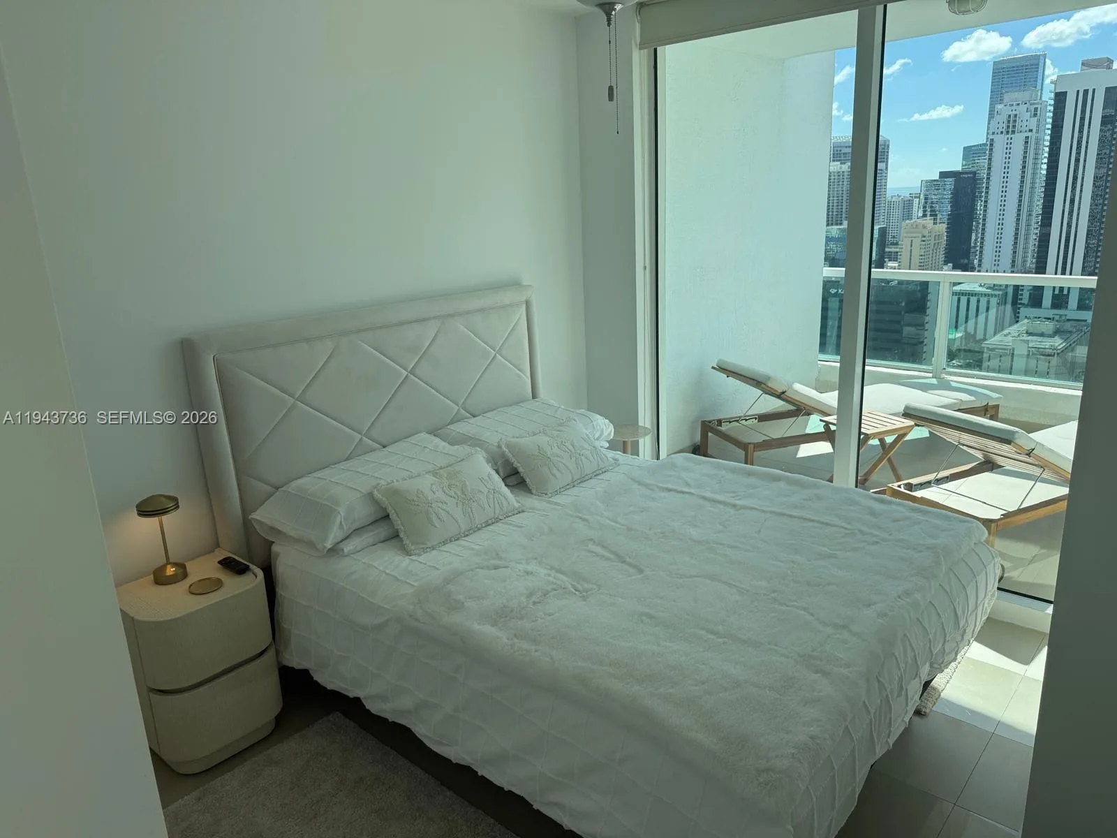41 SE 5th St # 2010, Miami, FL 33131 photo 2