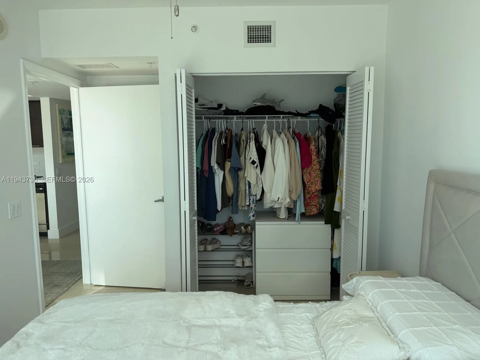 41 SE 5th St # 2010, Miami, FL 33131 photo 5