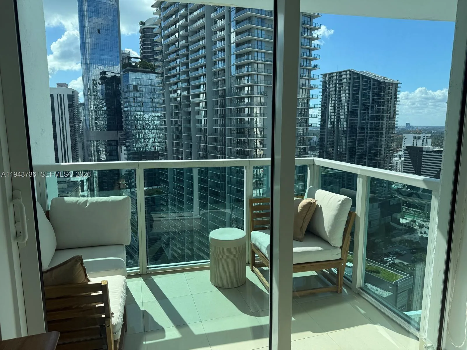 41 SE 5th St # 2010, Miami, FL 33131 photo 9