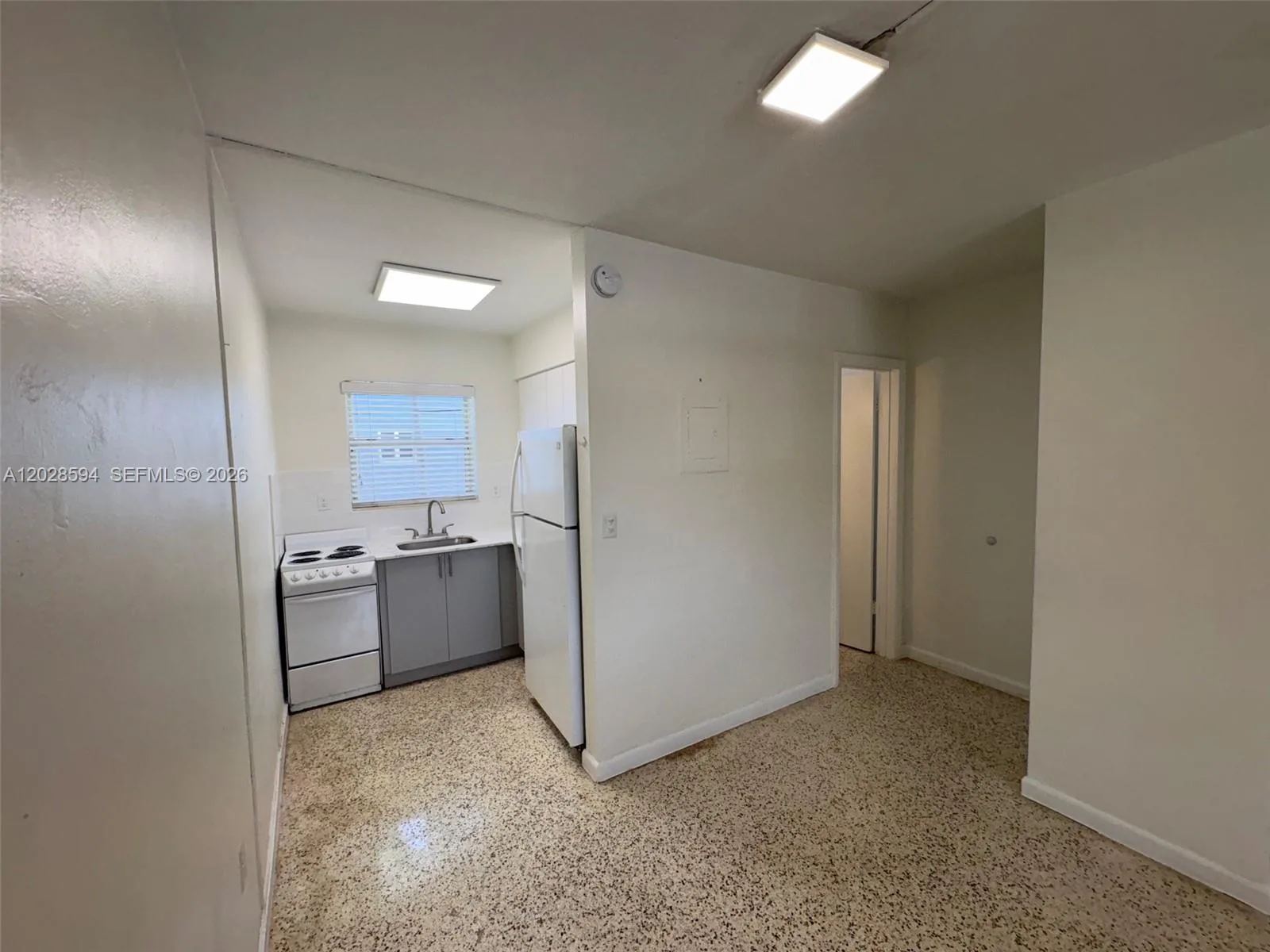 320 W 10th St # 3, Hialeah, FL 33010 photo 3