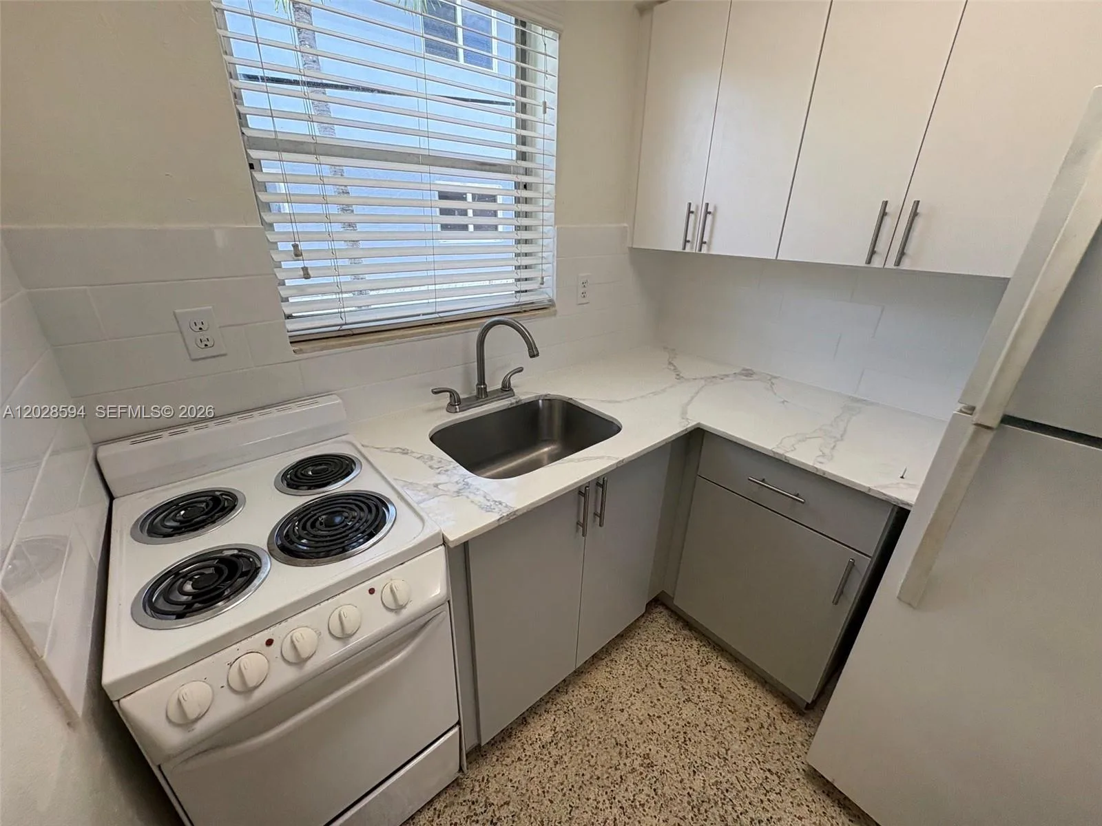 320 W 10th St # 3, Hialeah, FL 33010 photo 5