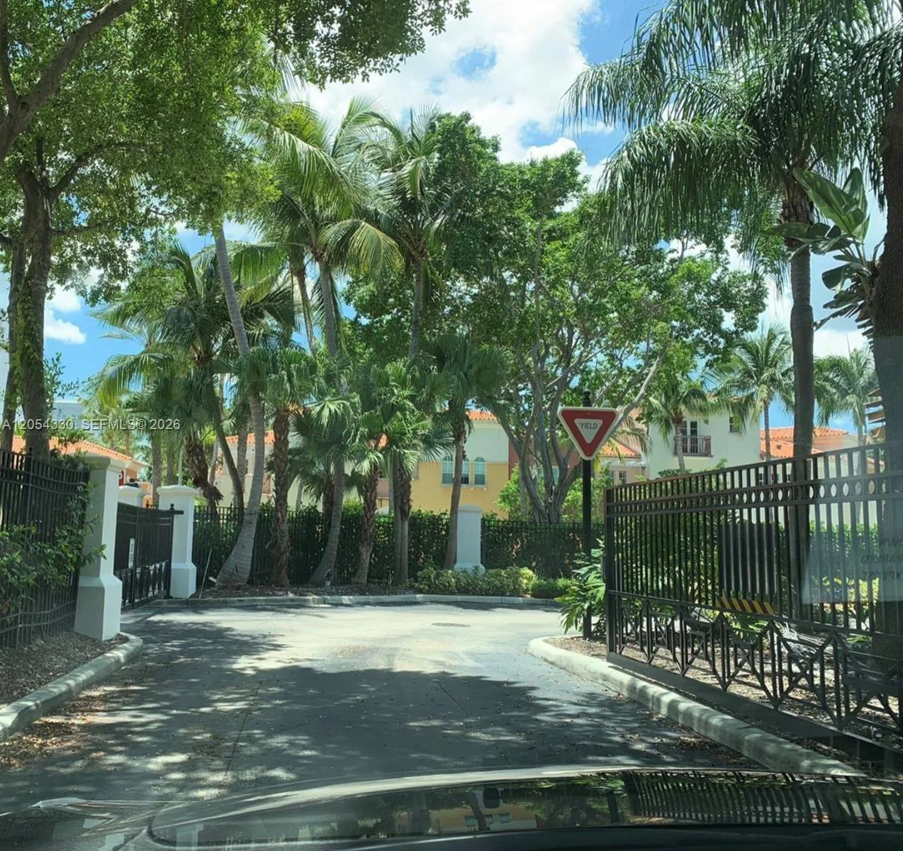 3175 NE 184th St # 3302, Aventura, FL 33160