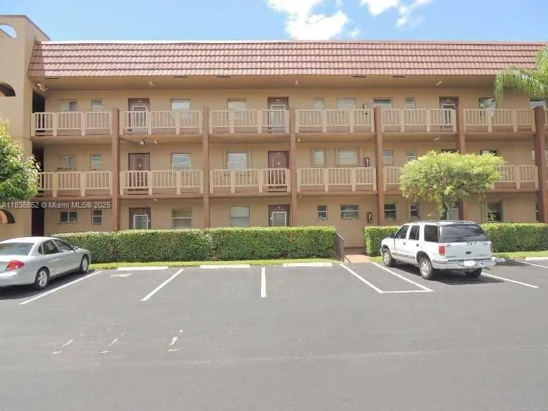 9800 Sunrise Lakes Blvd # 309, Sunrise, FL 33322