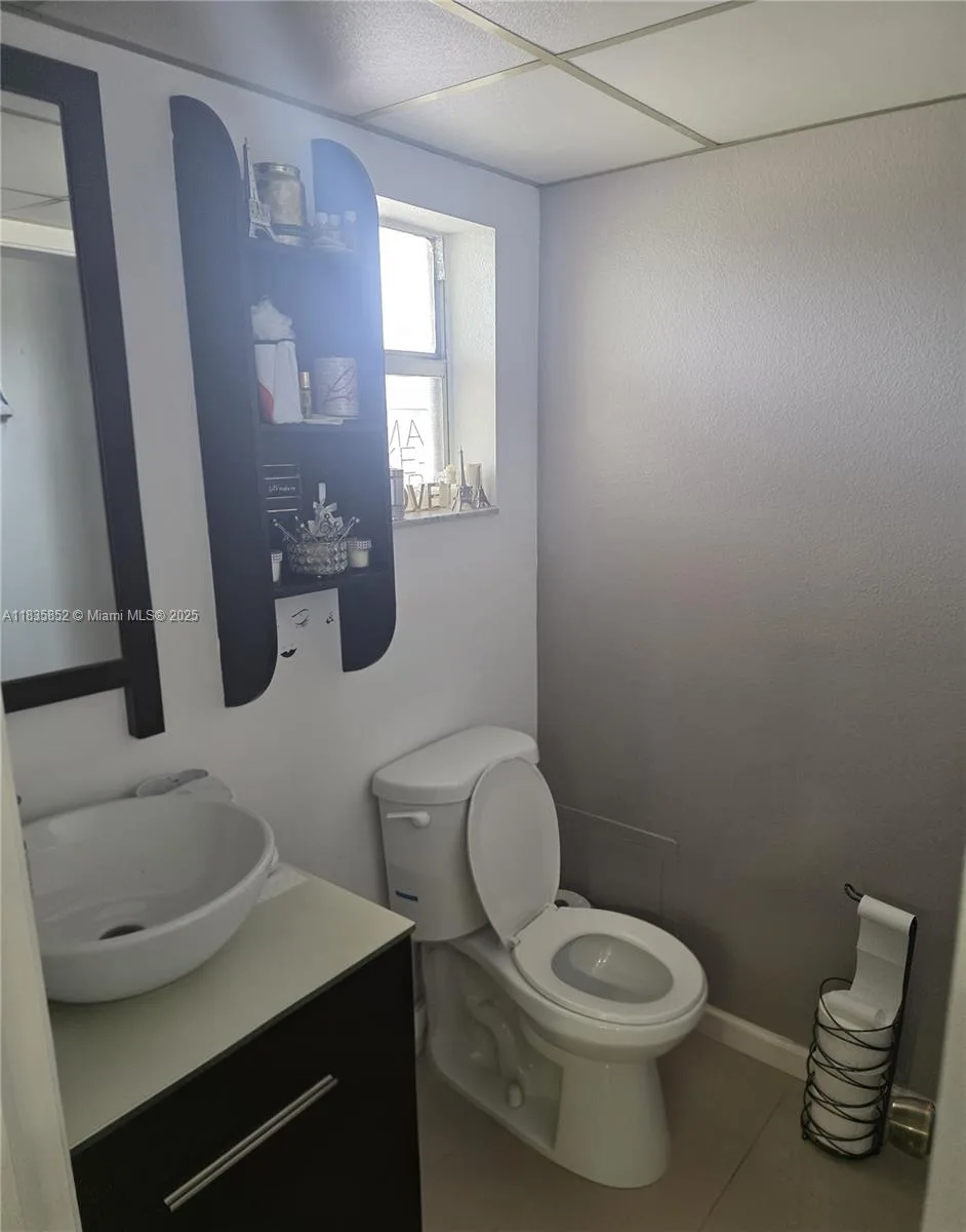 9800 Sunrise Lakes Blvd # 309, Sunrise, FL 33322 photo 6