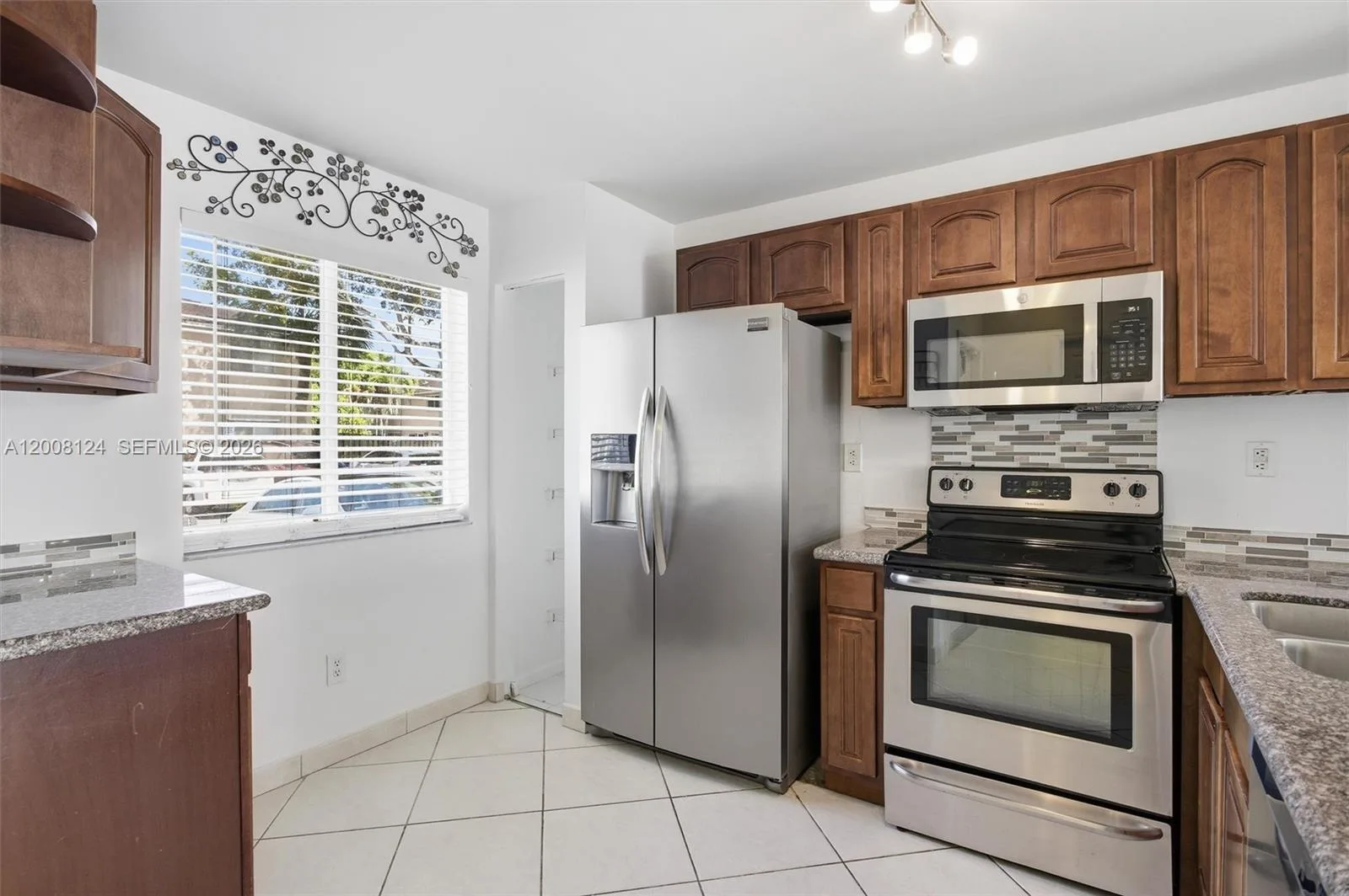 17530 SW 139th Ct, Miami, FL 33177 photo 3
