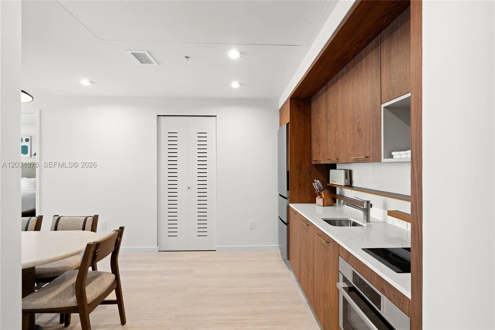 1611 SW 2nd Ave # 816, Miami, FL 33129 photo 5