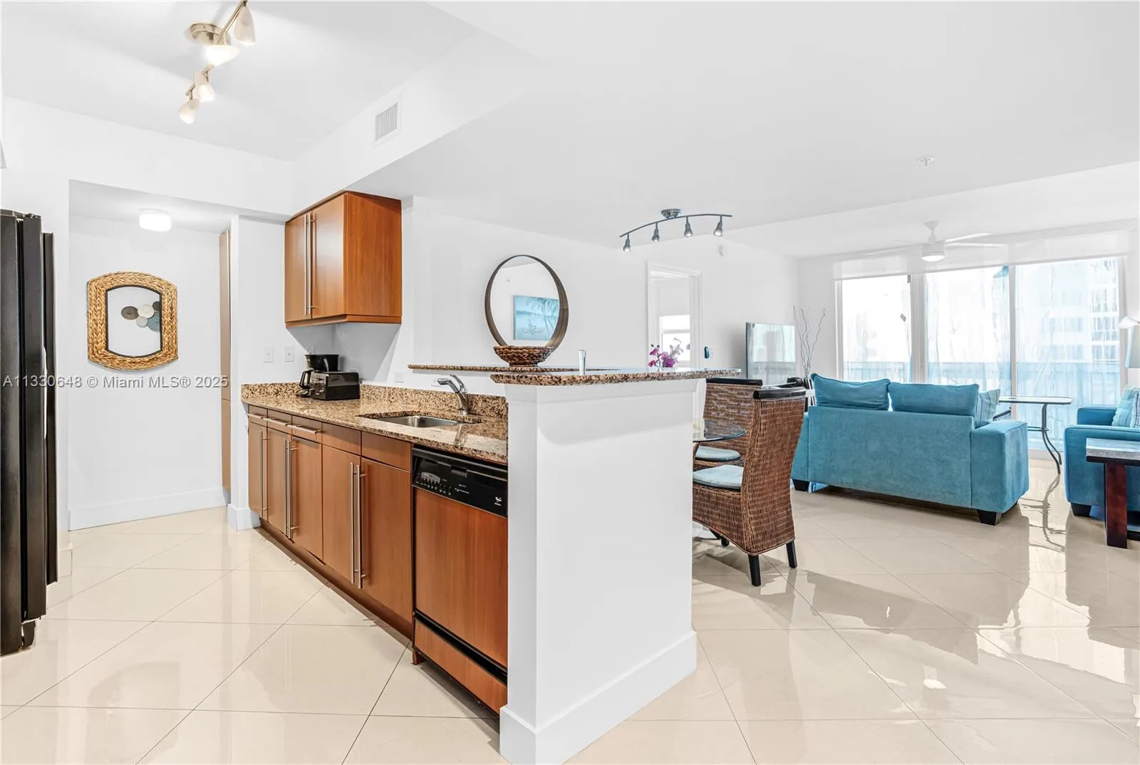 2080 S Ocean Dr, # 1507., Hallandale Beach, FL 33009