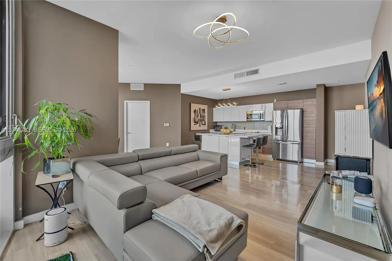 1010 SW 2nd Ave # 2201, Miami, FL 33130 photo 13