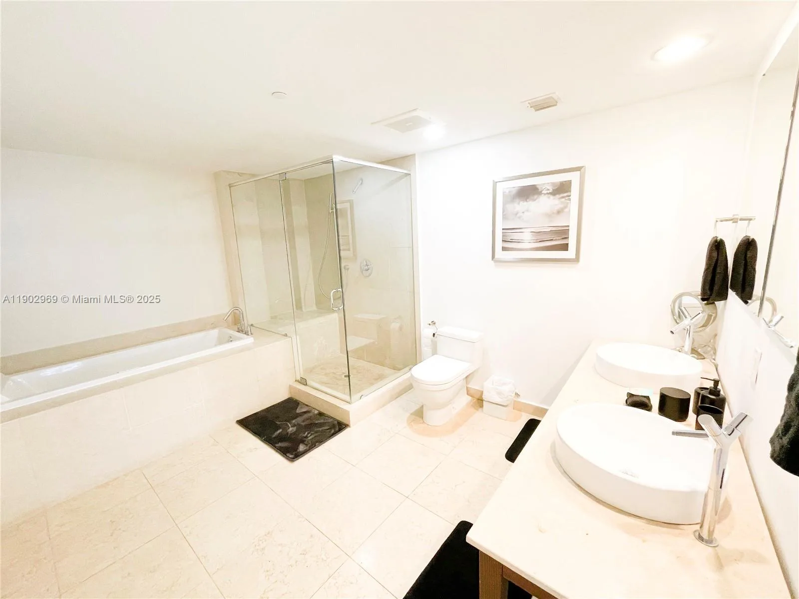 485 Brickell Ave # 2602, Miami, FL 33131 photo 11