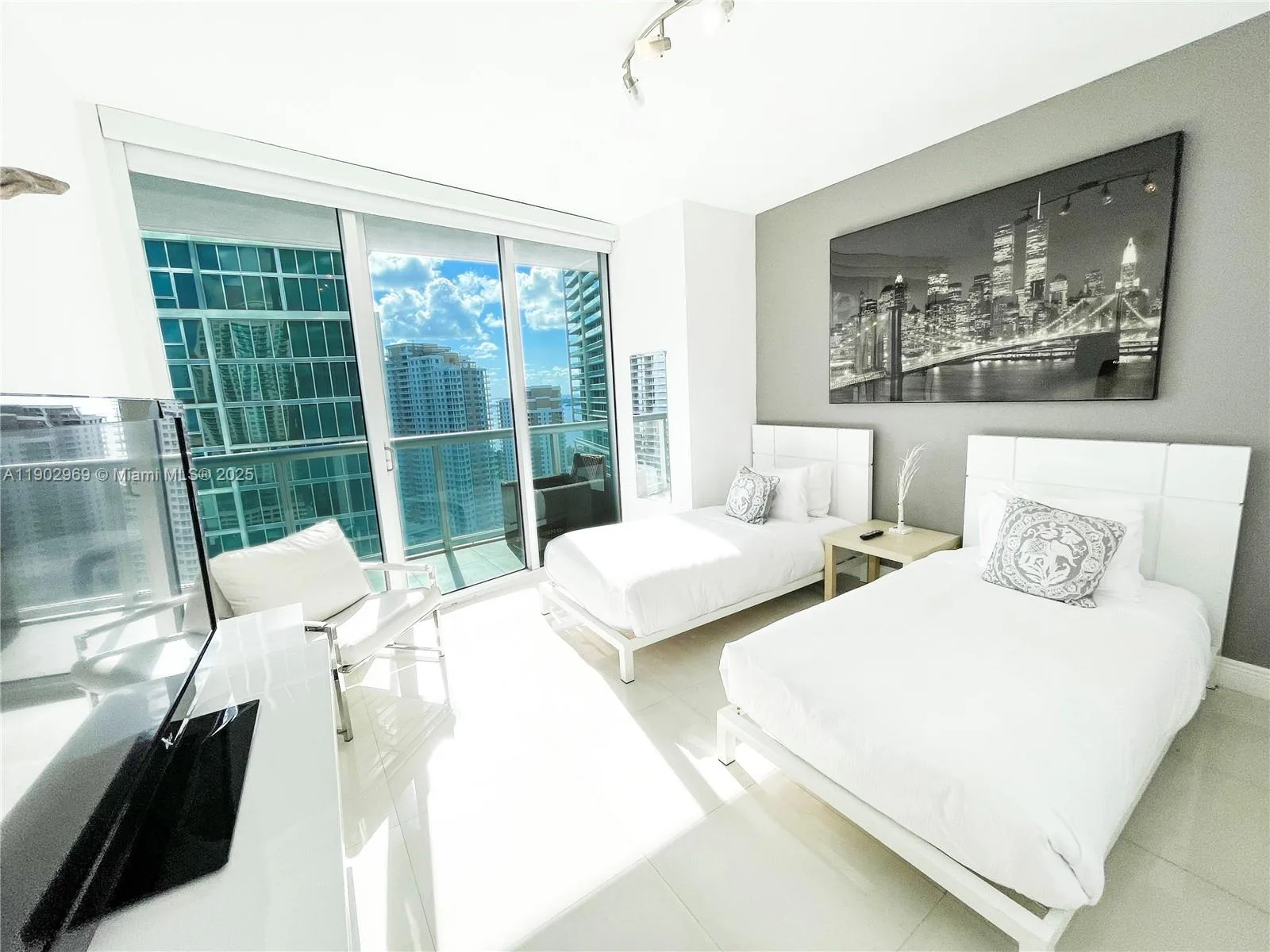 485 Brickell Ave # 2602, Miami, FL 33131 photo 12