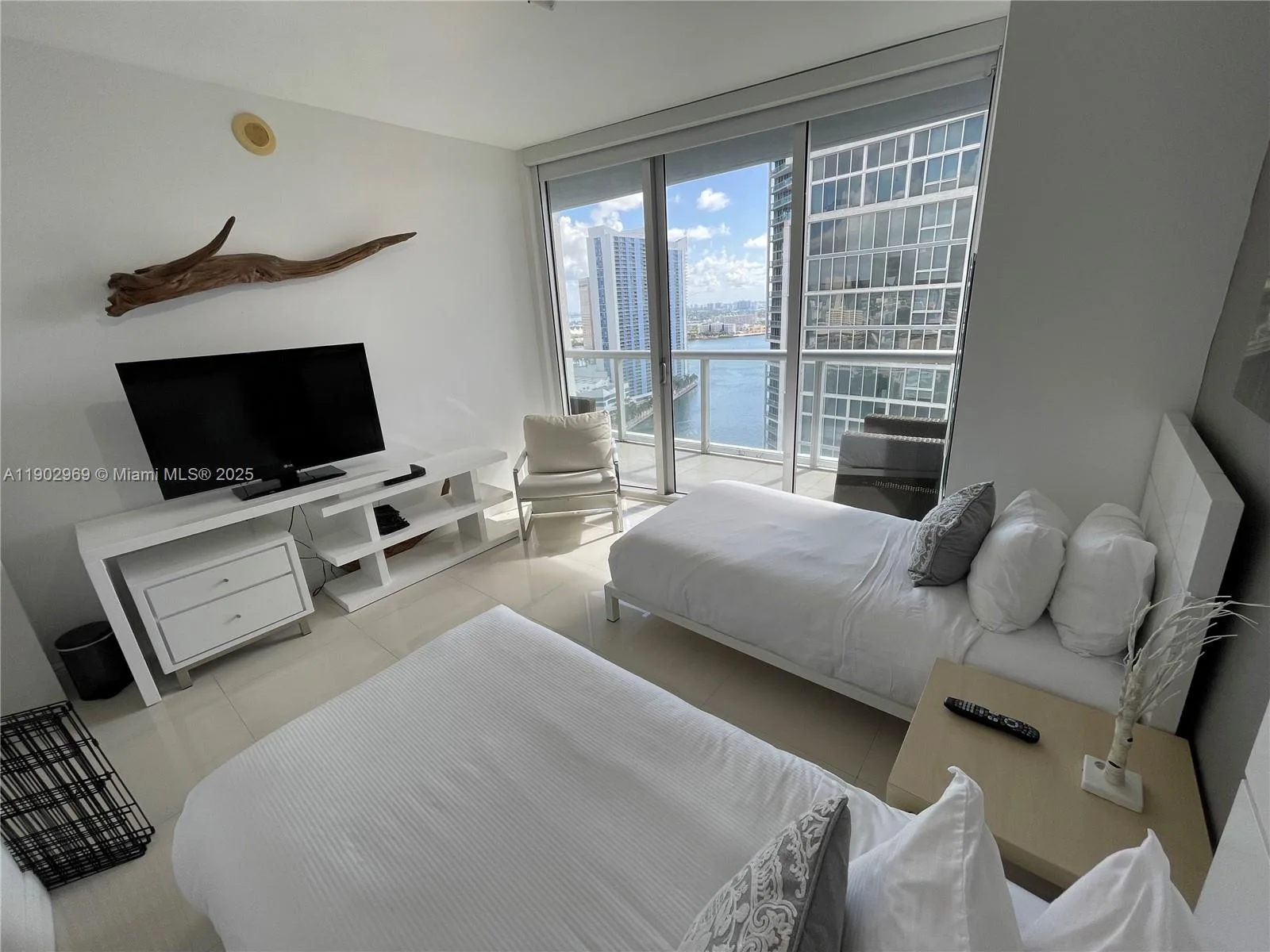 485 Brickell Ave # 2602, Miami, FL 33131 photo 13
